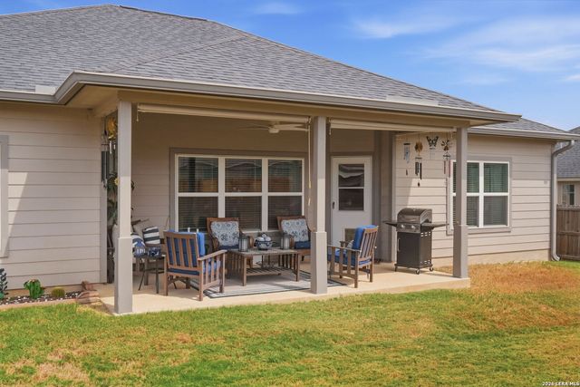 133 Grand View, Floresville, TX 78114