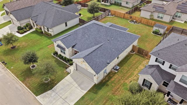 133 Grand View, Floresville, TX 78114