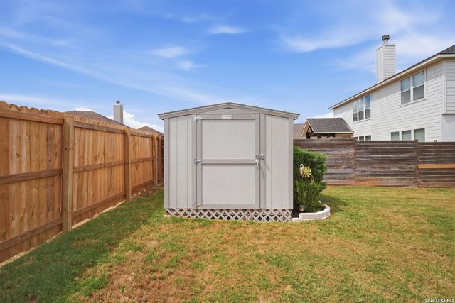 133 Grand View, Floresville, TX 78114