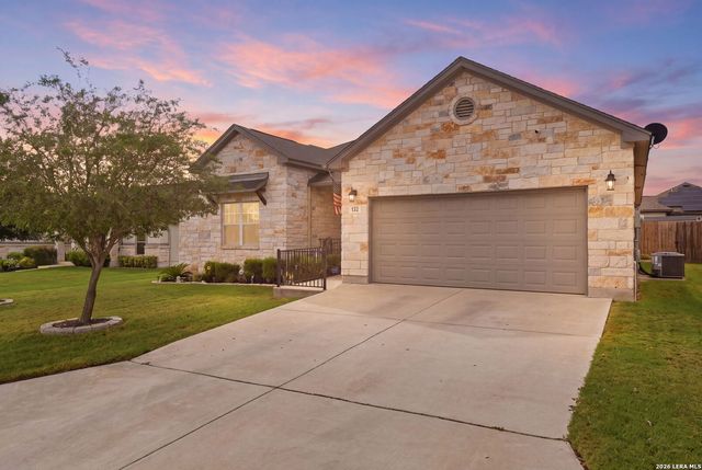 133 Grand View, Floresville, TX 78114