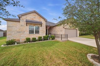 133 Grand View, Floresville, TX 78114