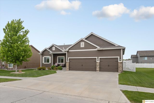 1925 Canyon Street, Bellevue, NE 68123