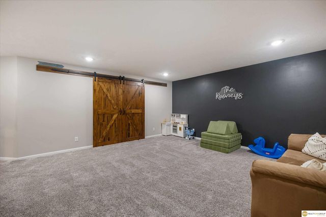 1925 Canyon Street, Bellevue, NE 68123
