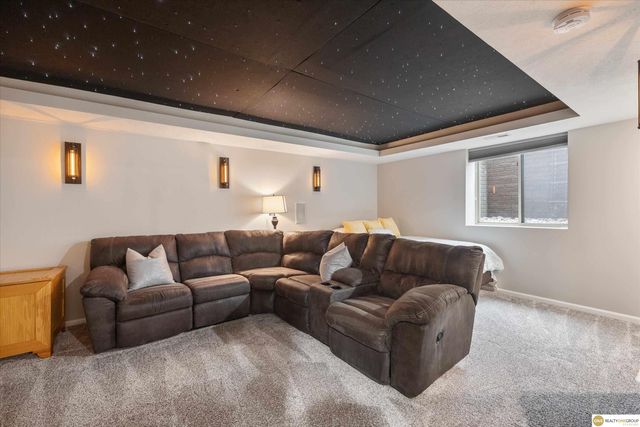 1925 Canyon Street, Bellevue, NE 68123