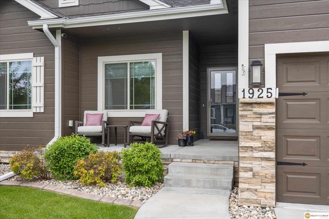 1925 Canyon Street, Bellevue, NE 68123