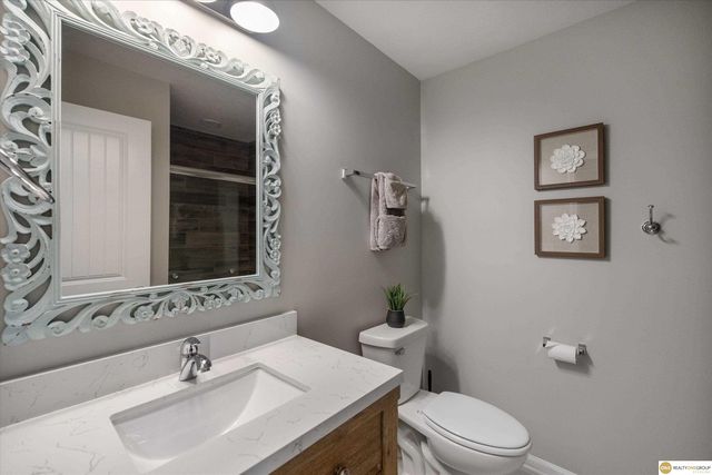 1925 Canyon Street, Bellevue, NE 68123