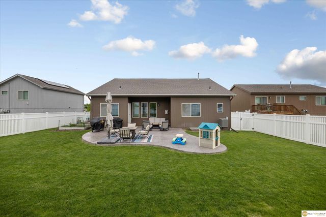 1925 Canyon Street, Bellevue, NE 68123