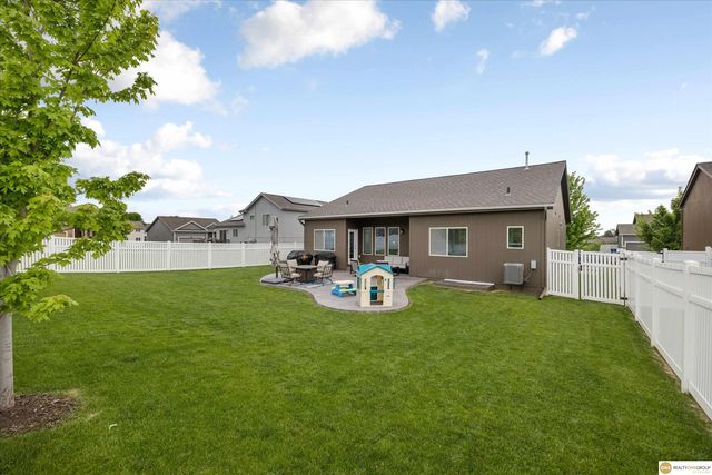 1925 Canyon Street, Bellevue, NE 68123