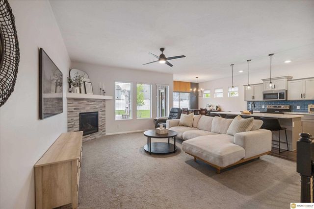 1925 Canyon Street, Bellevue, NE 68123