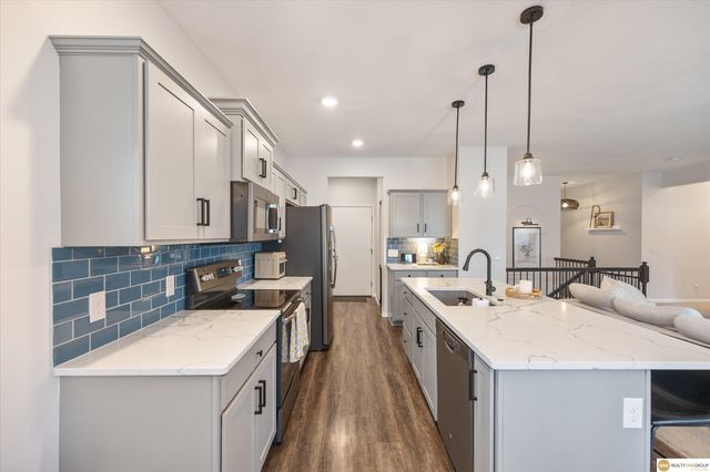 1925 Canyon Street, Bellevue, NE 68123