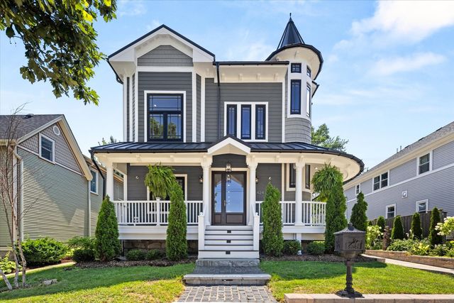 424 E Maple Avenue, La Grange, IL 60525