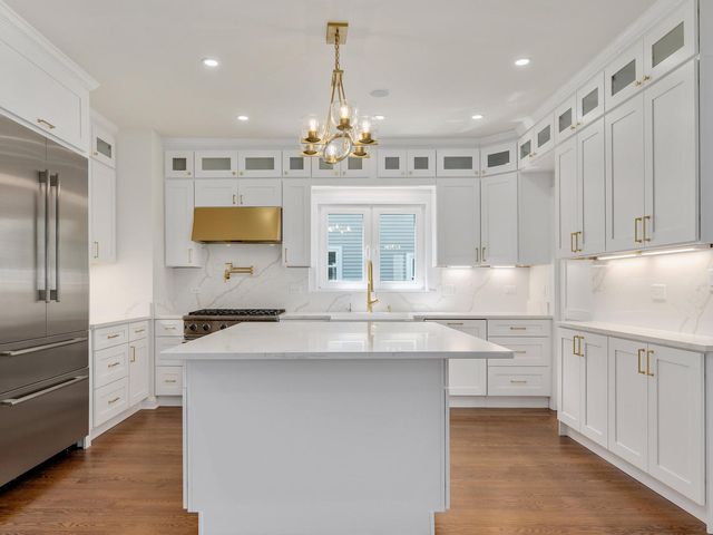 424 E Maple Avenue, La Grange, IL 60525