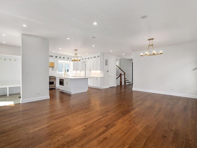 424 E Maple Avenue, La Grange, IL 60525