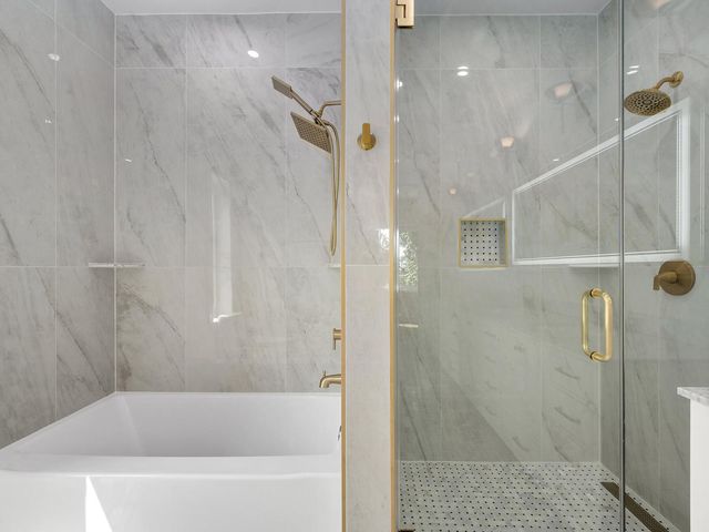 424 E Maple Avenue, La Grange, IL 60525