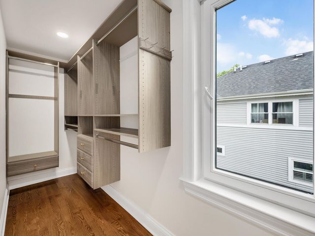 424 E Maple Avenue, La Grange, IL 60525