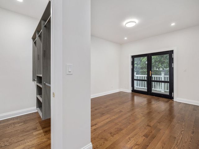 424 E Maple Avenue, La Grange, IL 60525