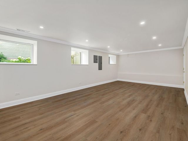 424 E Maple Avenue, La Grange, IL 60525