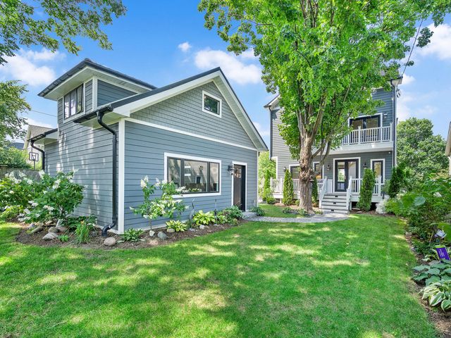 424 E Maple Avenue, La Grange, IL 60525