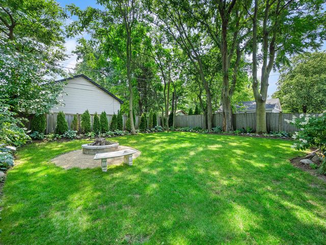 424 E Maple Avenue, La Grange, IL 60525