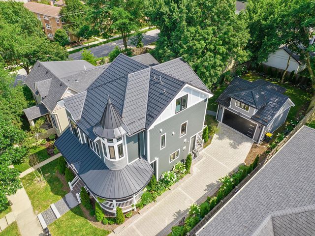 424 E Maple Avenue, La Grange, IL 60525