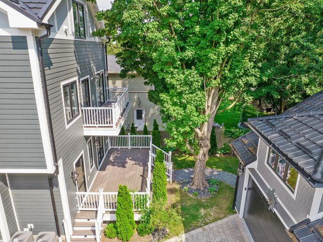 424 E Maple Avenue, La Grange, IL 60525