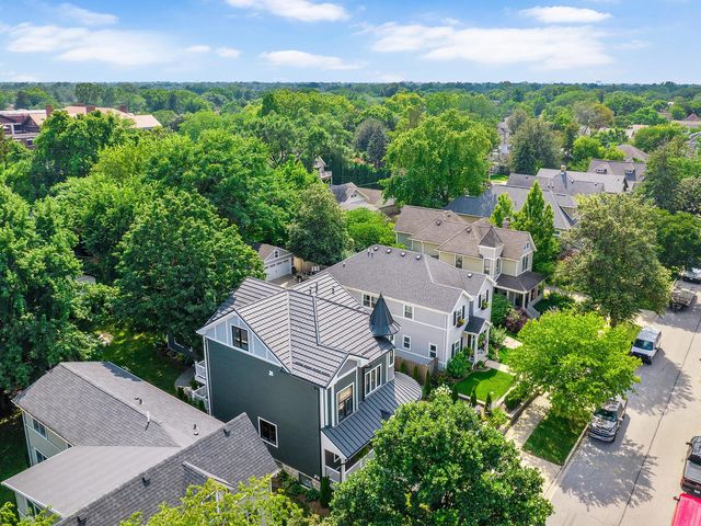 424 E Maple Avenue, La Grange, IL 60525