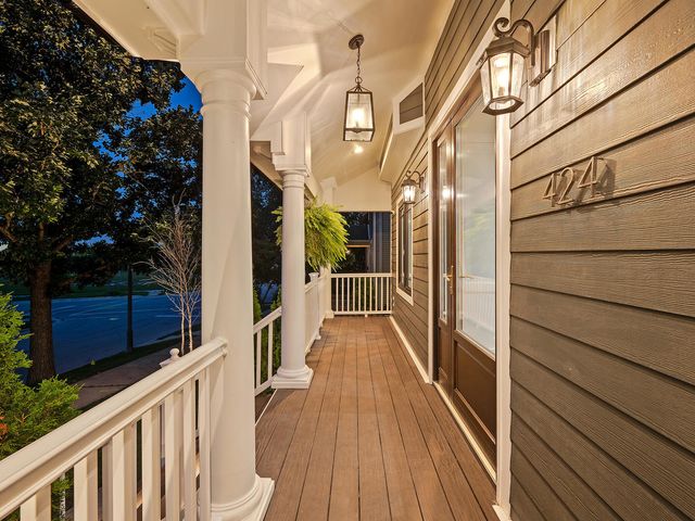 424 E Maple Avenue, La Grange, IL 60525