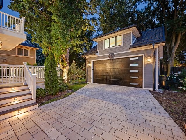 424 E Maple Avenue, La Grange, IL 60525