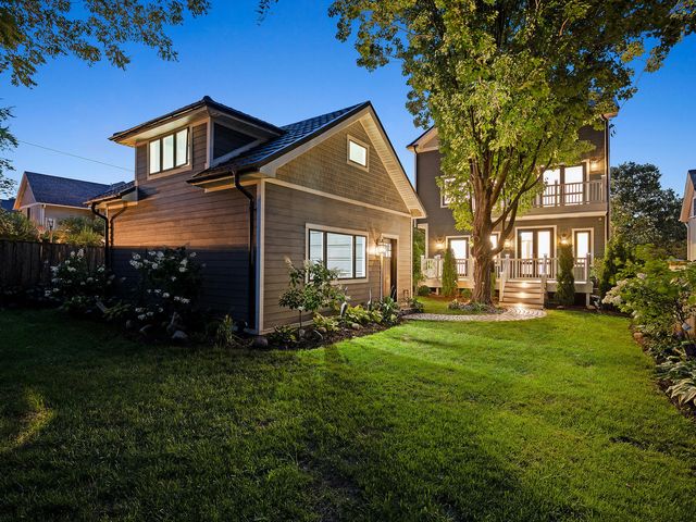 424 E Maple Avenue, La Grange, IL 60525