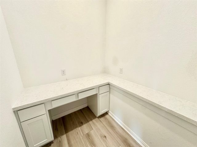 214 Du Bois LN, Kyle, TX 78640