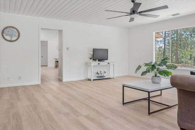 1997 Independence Cemetery Rd, Rail Road Flat, CA 95257