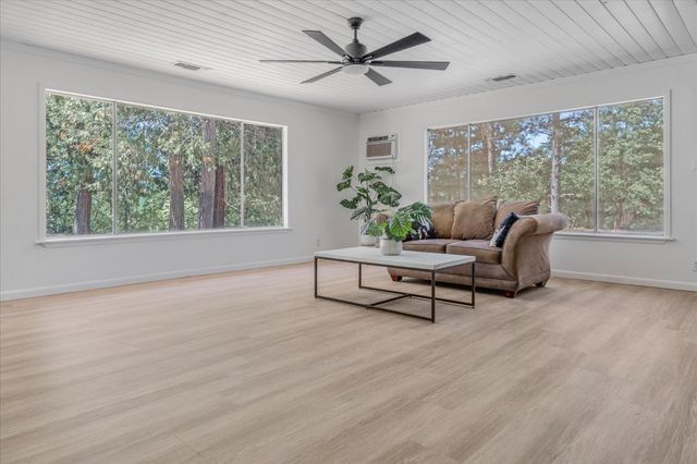 1997 Independence Cemetery Rd, Rail Road Flat, CA 95257