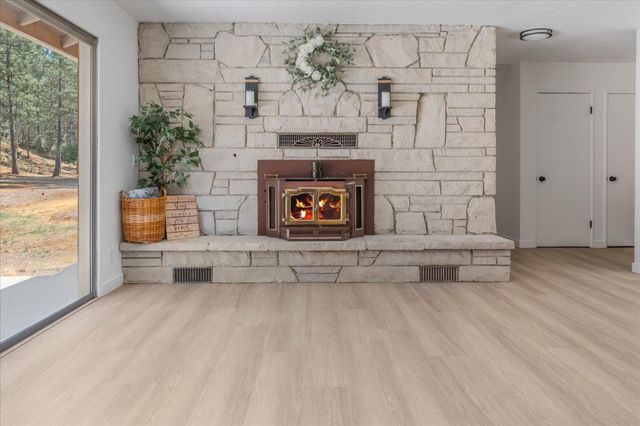 1997 Independence Cemetery Rd, Rail Road Flat, CA 95257