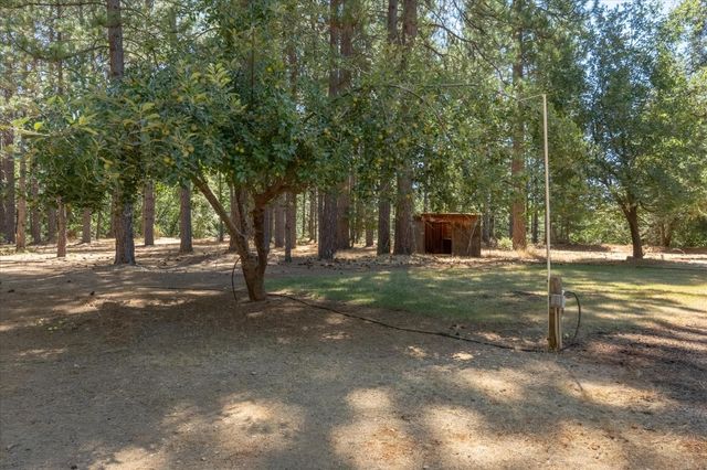 1997 Independence Cemetery Rd, Rail Road Flat, CA 95257