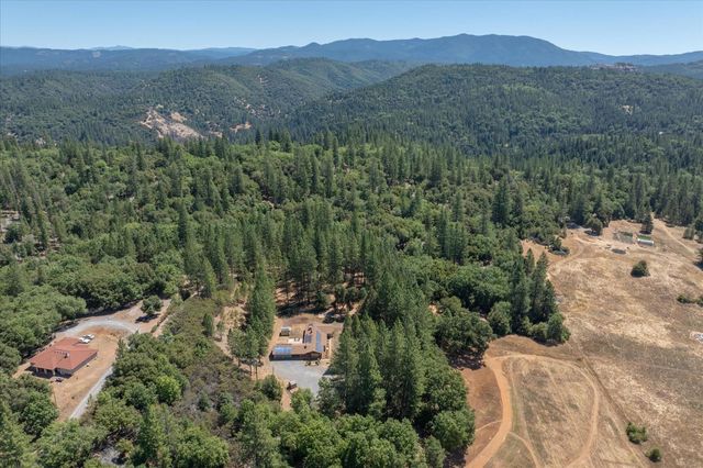 1997 Independence Cemetery Rd, Rail Road Flat, CA 95257