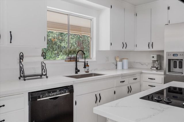 1997 Independence Cemetery Rd, Rail Road Flat, CA 95257