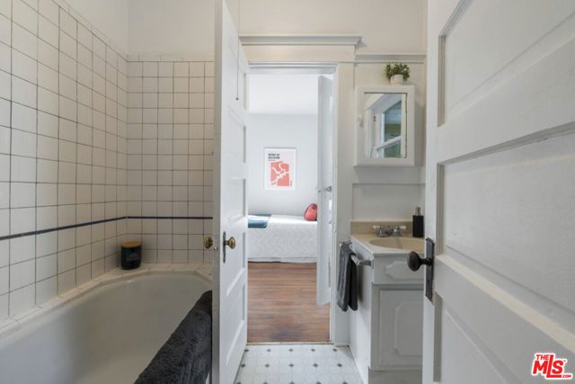 1441 Avon Terrace, Los Angeles, CA 90026