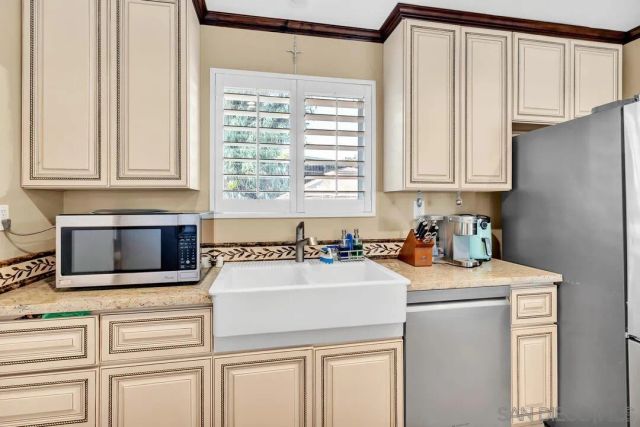 3448 Trophy Dr, La Mesa, CA 91941