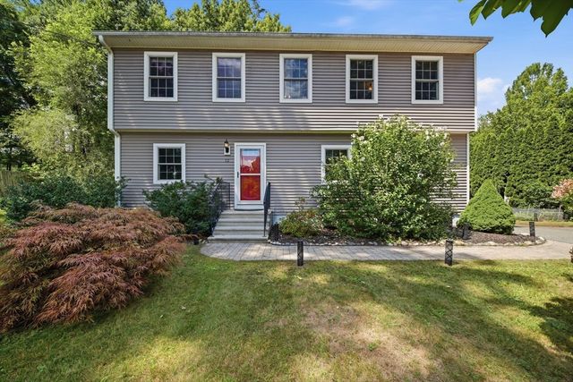 12 Woodbine Ter, Westford, MA 01886
