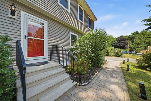 12 Woodbine Ter, Westford, MA 01886