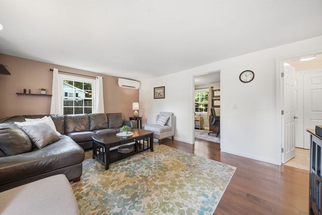12 Woodbine Ter, Westford, MA 01886