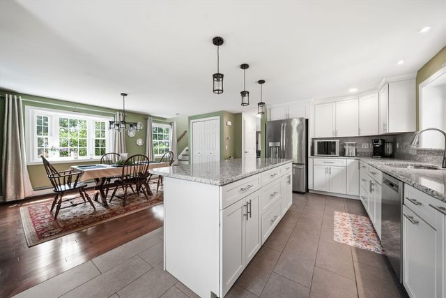 12 Woodbine Ter, Westford, MA 01886