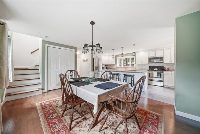 12 Woodbine Ter, Westford, MA 01886