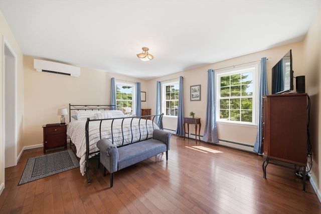12 Woodbine Ter, Westford, MA 01886