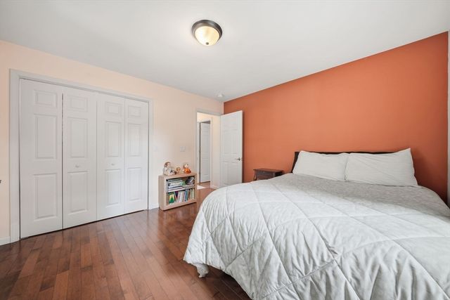 12 Woodbine Ter, Westford, MA 01886