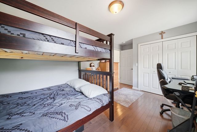 12 Woodbine Ter, Westford, MA 01886