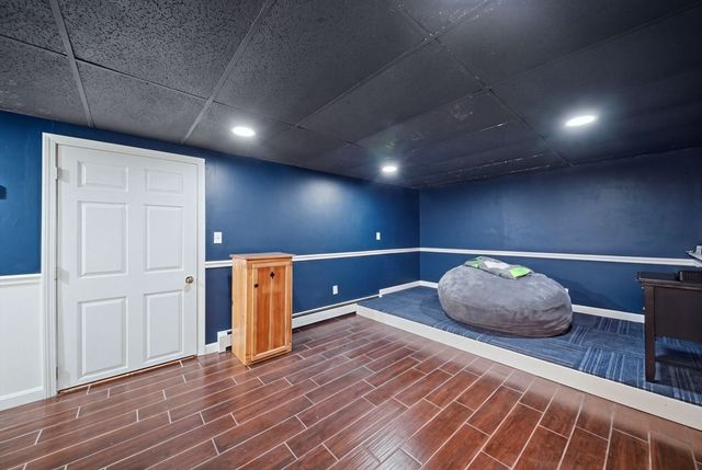 12 Woodbine Ter, Westford, MA 01886