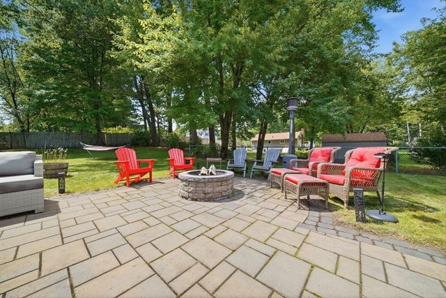 12 Woodbine Ter, Westford, MA 01886