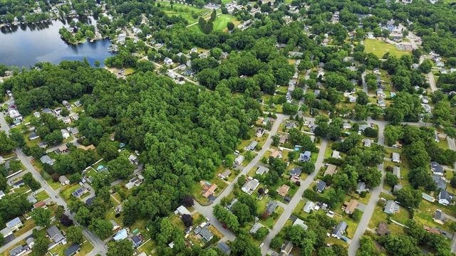 12 Woodbine Ter, Westford, MA 01886