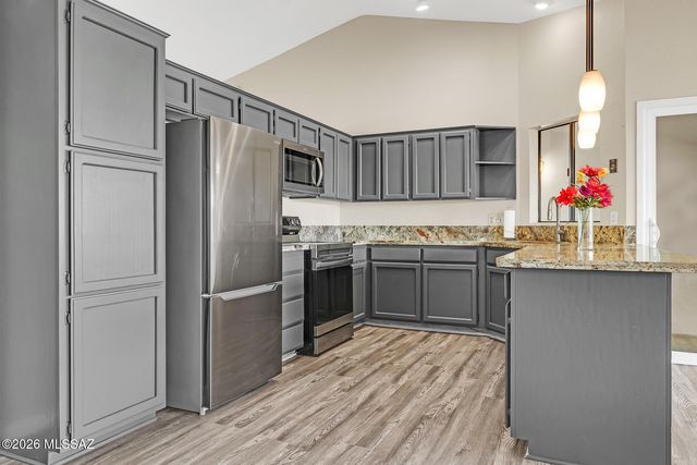 1617 W Canyon Shadows Lane, Tucson, AZ 85737